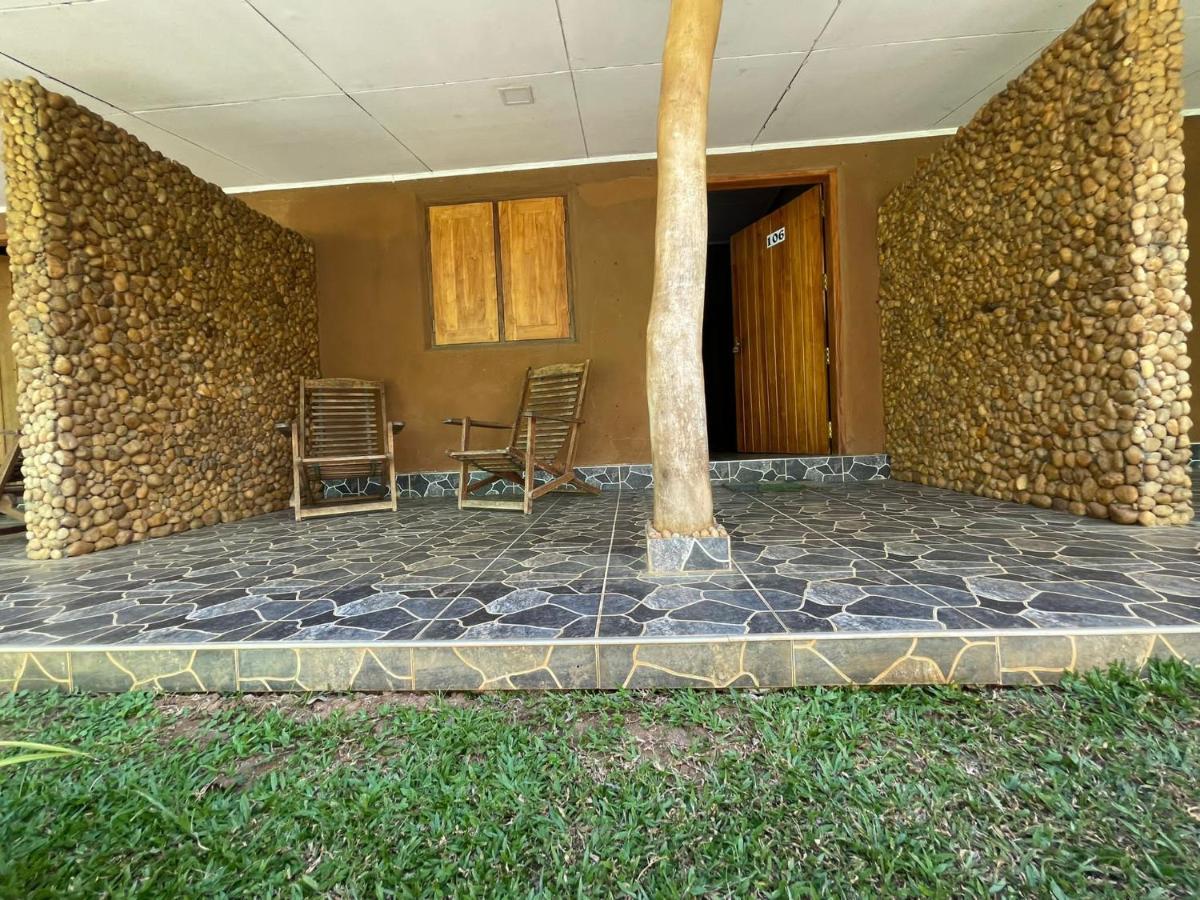 Palm Land Eco Resort And Safari Tours Uda Walawe Extérieur photo