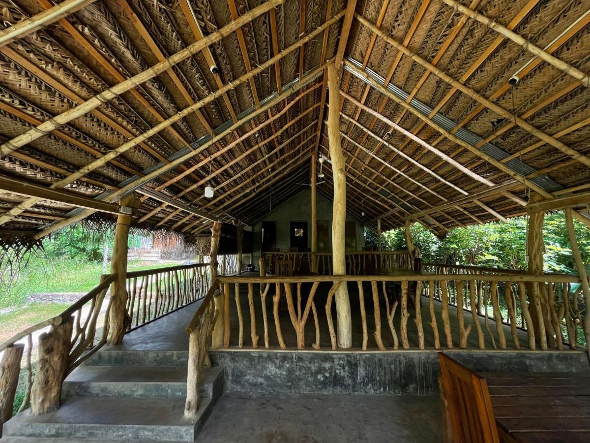 Palm Land Eco Resort And Safari Tours Uda Walawe Extérieur photo