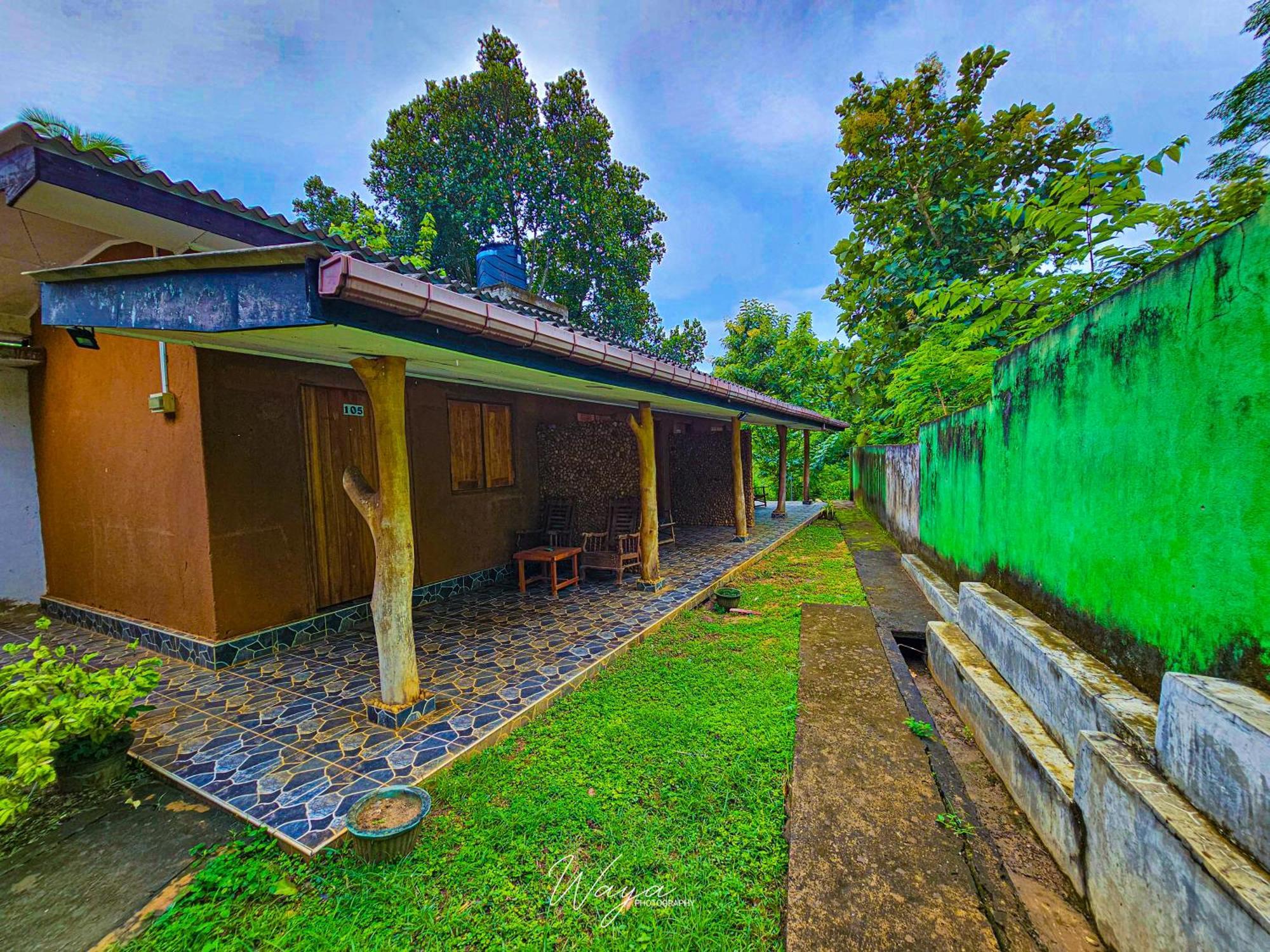 Palm Land Eco Resort And Safari Tours Uda Walawe Extérieur photo