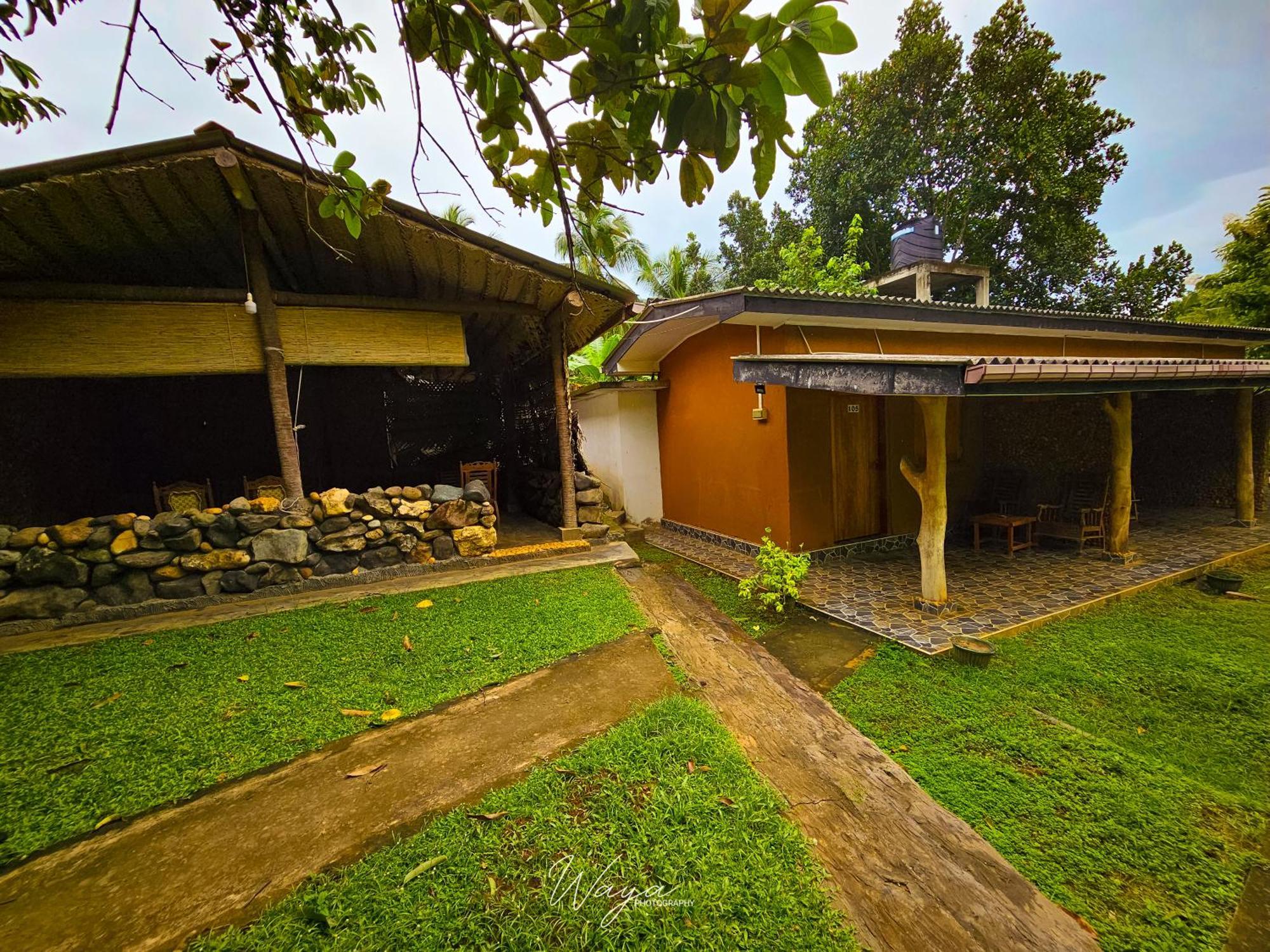 Palm Land Eco Resort And Safari Tours Uda Walawe Extérieur photo